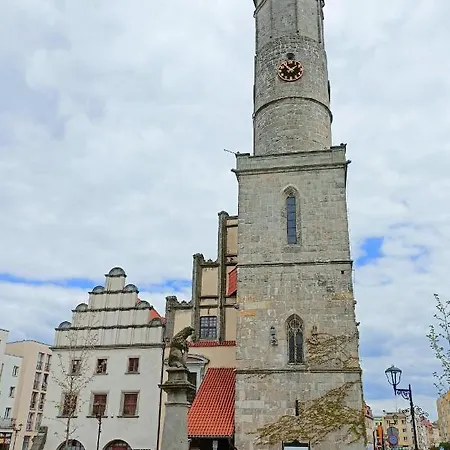 公寓 Noclegi, Sloneczne Mieszkanie We Lwowku Slaskim *