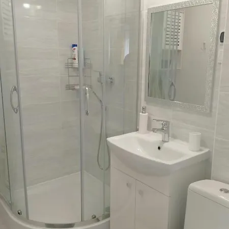 Noclegi, Sloneczne Mieszkanie We Lwowku Slaskim