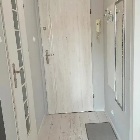 Noclegi, Sloneczne Mieszkanie We Lwowku Slaskim 公寓 *