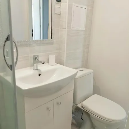 公寓 Noclegi, Sloneczne Mieszkanie We Lwowku Slaskim