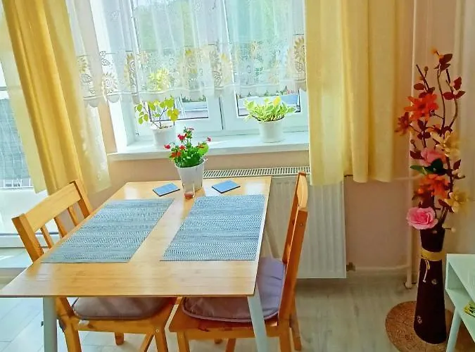 Noclegi, Sloneczne Mieszkanie We Lwowku Slaskim Daire *